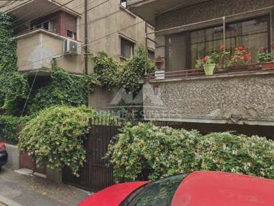 De Vanzare Apartament 3 camere Bulevardul Unirii in vila Interbelica