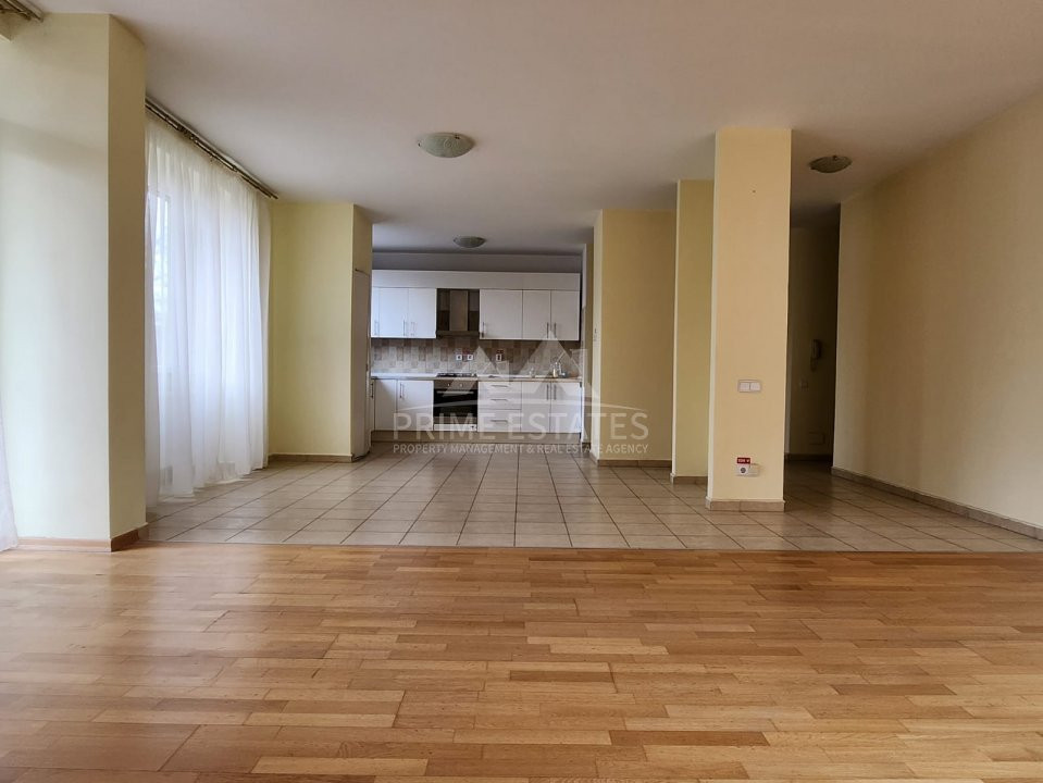 De vanzare 3 camere, 3 bai, garaj si boxa - Iancu Nicolae, Rond Privighetorilor