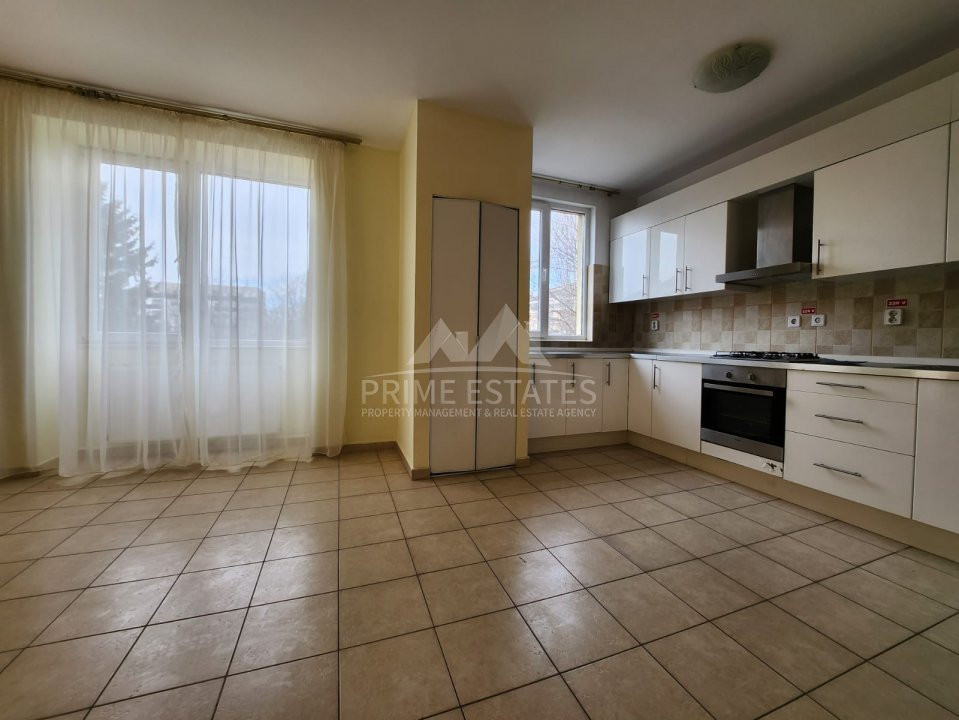 De vanzare 3 camere, 3 bai, garaj si boxa - Iancu Nicolae, Rond Privighetorilor