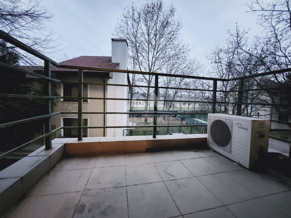 De vanzare 3 camere, 3 bai, garaj si boxa - Iancu Nicolae, Rond Privighetorilor