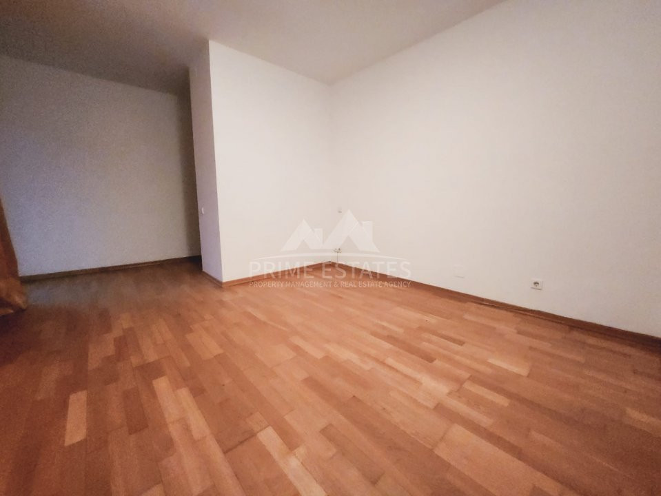 De vanzare 3 camere, 3 bai, garaj si boxa - Iancu Nicolae, Rond Privighetorilor