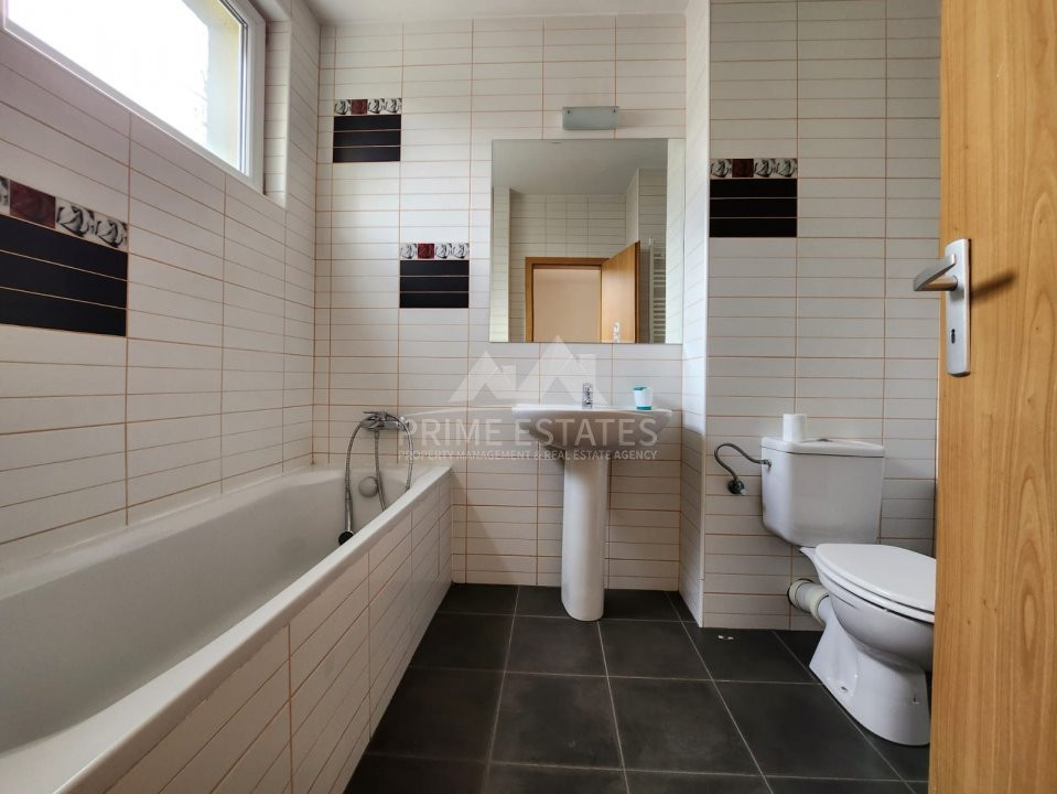 De vanzare 3 camere, 3 bai, garaj si boxa - Iancu Nicolae, Rond Privighetorilor