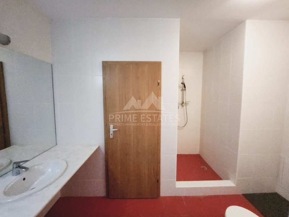 De vanzare 3 camere, 3 bai, garaj si boxa - Iancu Nicolae, Rond Privighetorilor