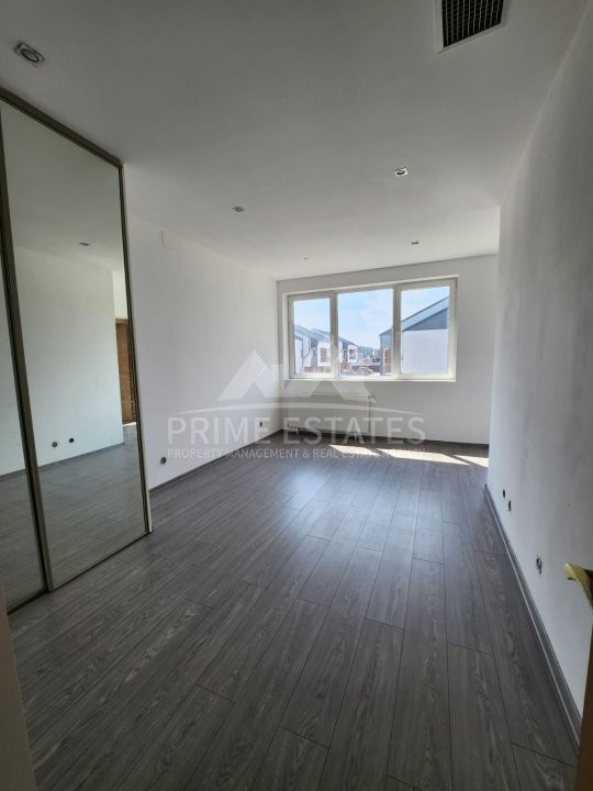 De vanzare vila tip duplex 5 camere Sidney Residence Tunari proaspat renovat