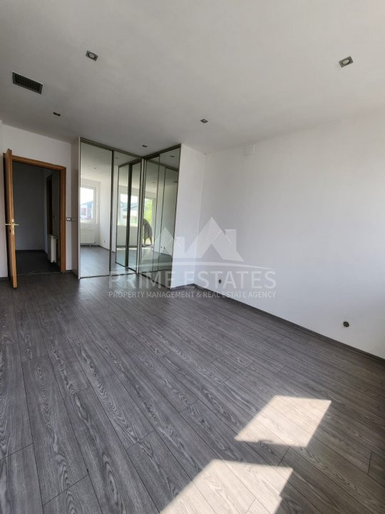 De vanzare vila tip duplex 5 camere Sidney Residence Tunari proaspat renovat