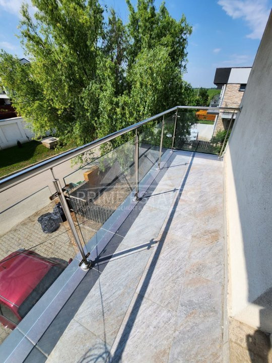 De vanzare vila tip duplex 5 camere Sidney Residence Tunari proaspat renovat