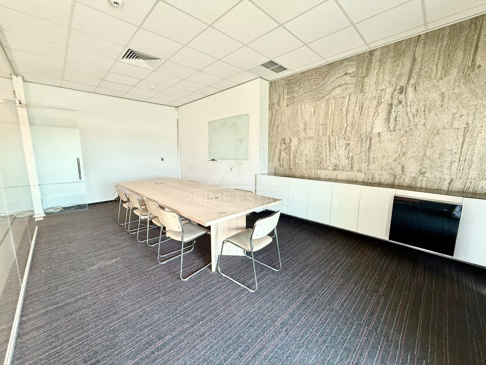 Office space for rent 5 minutes from Promenada Mall and Metro