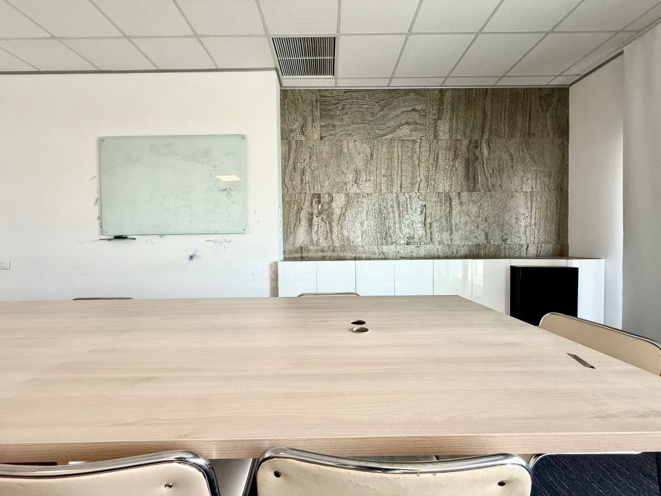 Office space for rent 5 minutes from Promenada Mall and Metro