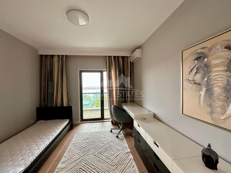Apartament 3 camere de vanzare , Emerald Residence, lake view