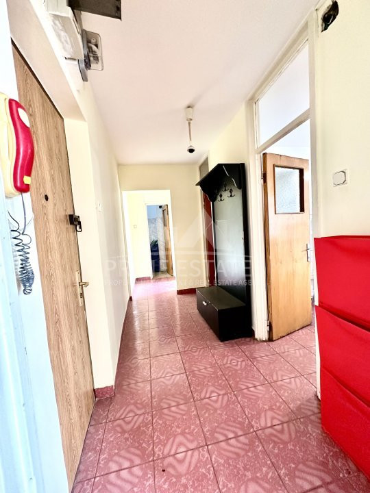 De vanzare apartament 3 camere de renovat Parcul Tineretului