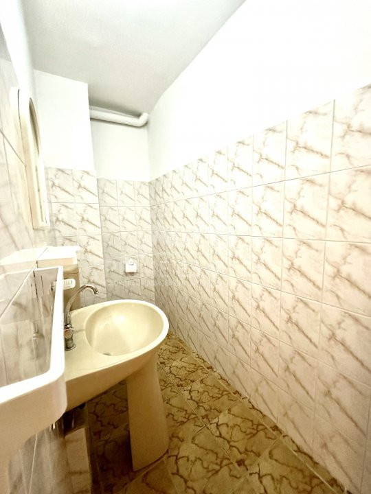 De vanzare apartament 3 camere de renovat Parcul Tineretului