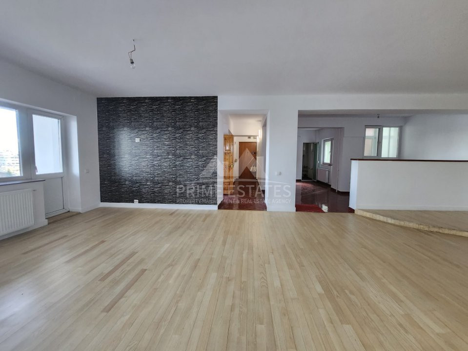 For sale, spacious 3 bedroom apartment in Eminescu - Romana