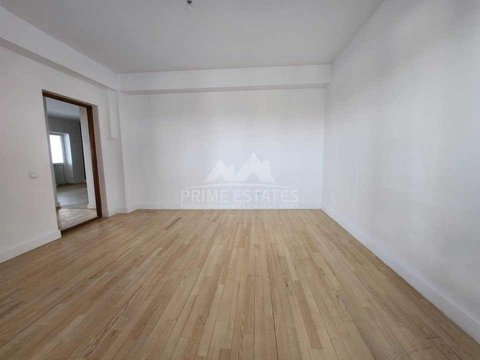 For sale, spacious 3 bedroom apartment in Eminescu - Romana