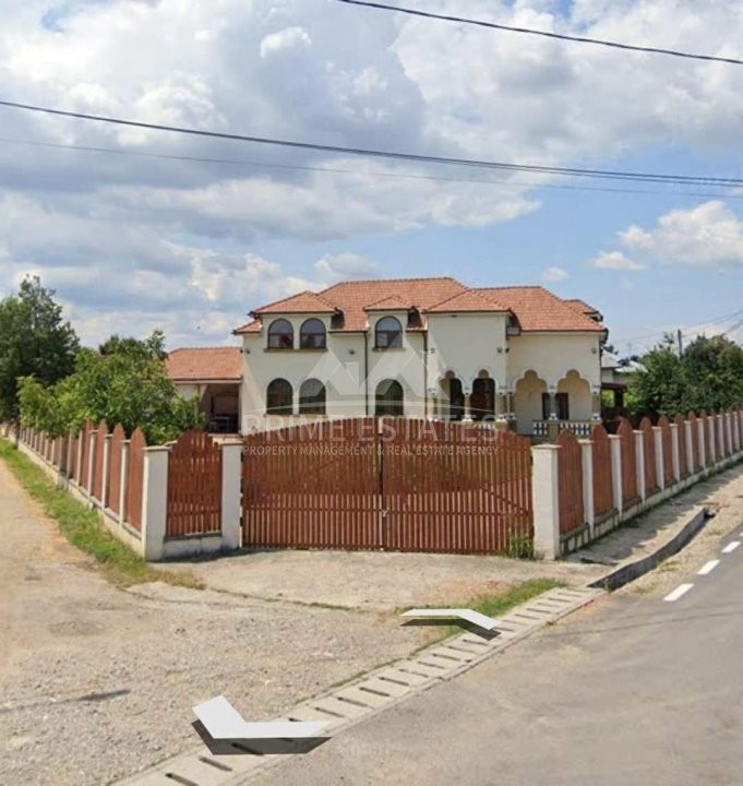 De vanzare Vila P+M cu 920 mp teren + garaj in Răzvad, județul Dâmbovița