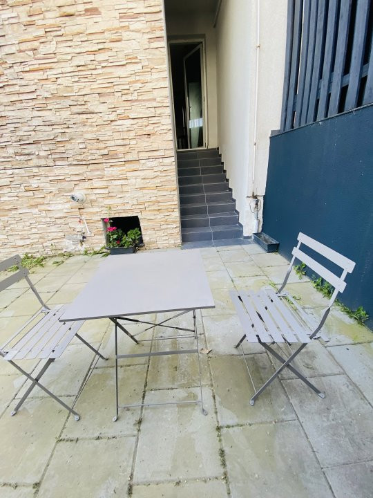 Vila P+1 E cu garaj de inchiriat Tunari Str. Paris - 4 camere