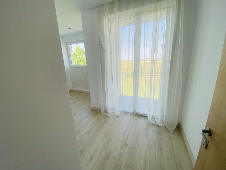 Vila P+1 E cu garaj de inchiriat Tunari Str. Paris - 4 camere