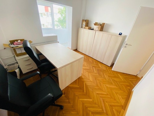 Apartament nemobilat de inchiriere 4 camere Banu Manta/Titulescu/Victoriei 89 mp