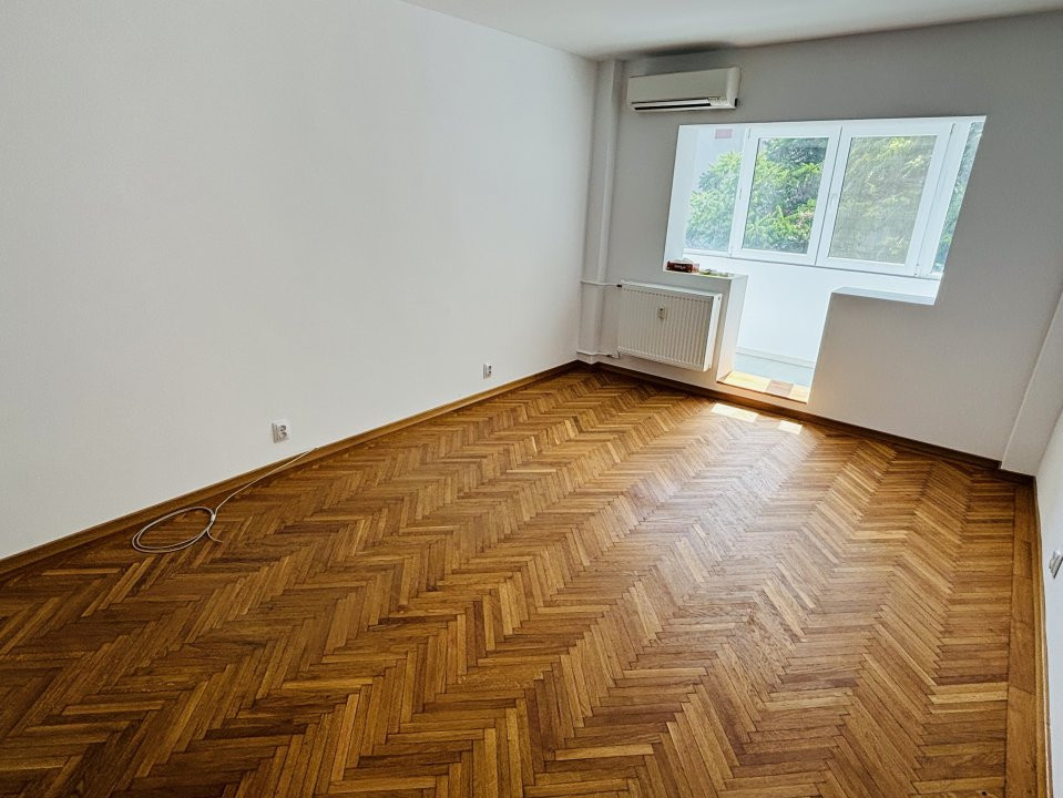 Apartament nemobilat de inchiriere 4 camere Banu Manta/Titulescu/Victoriei 89 mp