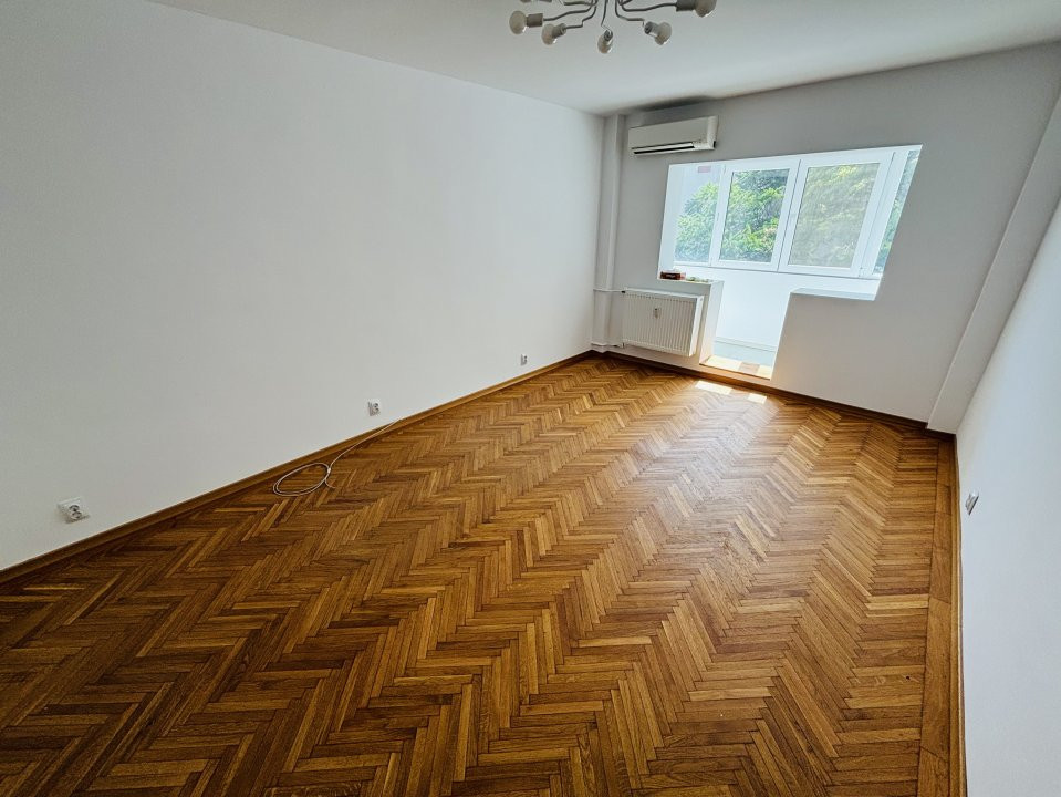 Apartament nemobilat de inchiriere 4 camere Banu Manta/Titulescu/Victoriei 89 mp