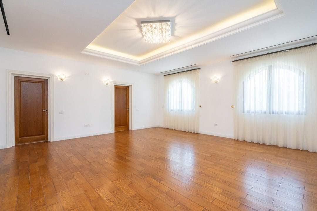 Vila Exclusivista -vanzare sau inchiriere - 12 Camere PIPERA