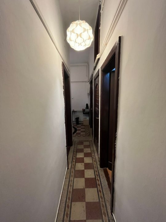 Apartament de vanzare - 4 camere - 110mp utili - Bl. Lascar Cartagiu