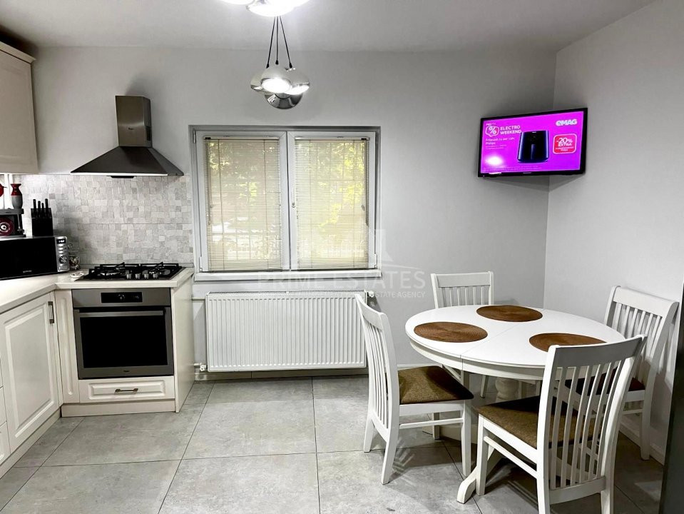 De Vânzare Apartament 4 Camere Vitan - Loc Parcare