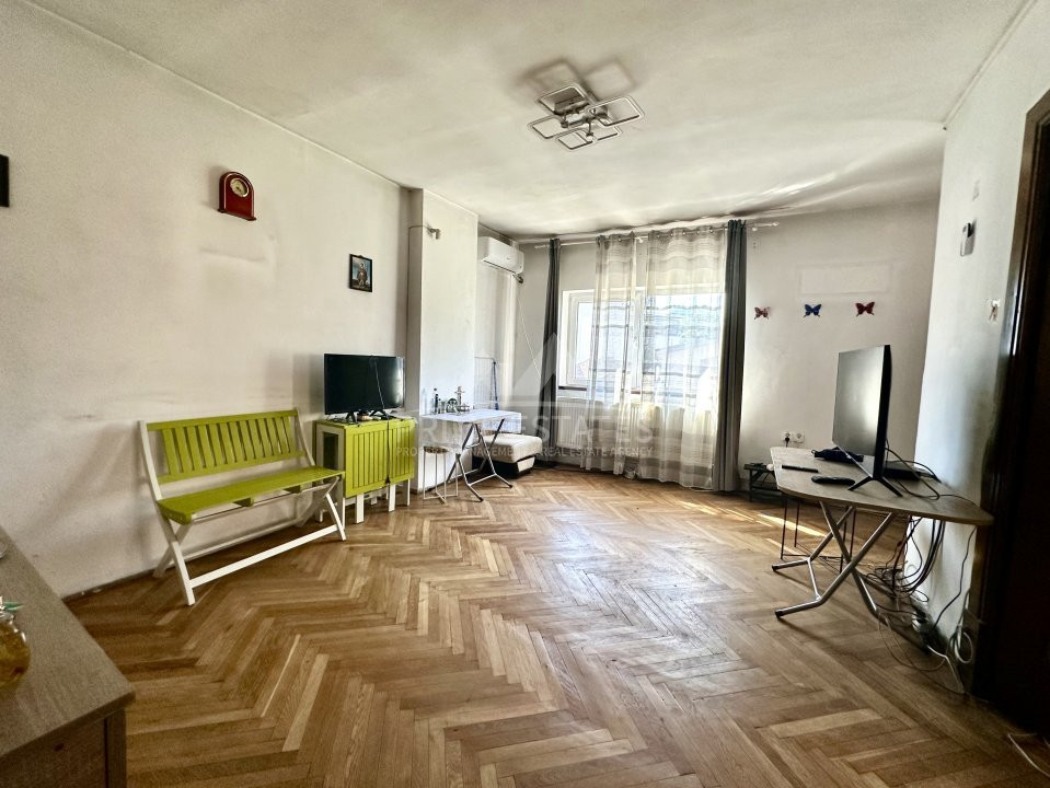 Oportunitate achiziție apartament 5 camere in vila P+1 