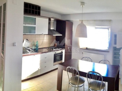 De vânzare apartament cu 3 camere - Piata Muncii