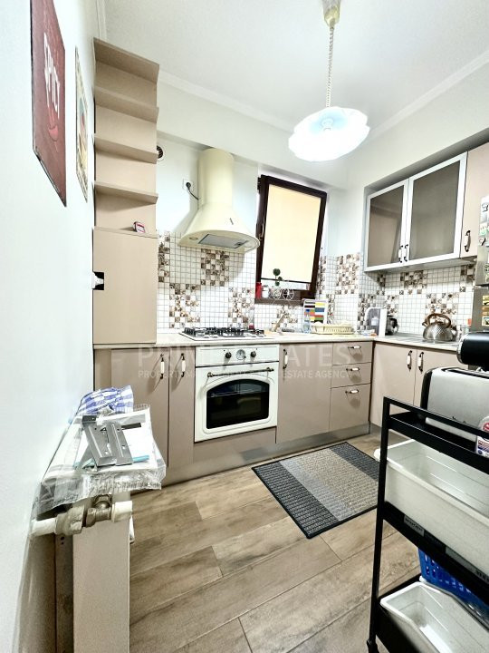 De inchiriaty apartament 2 camere cu loc de parcare si gradina