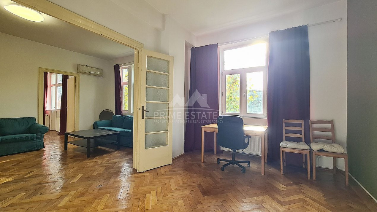 Inchiriere apartament 3 camere Piata Unirii cu  parcare in curtea interioara