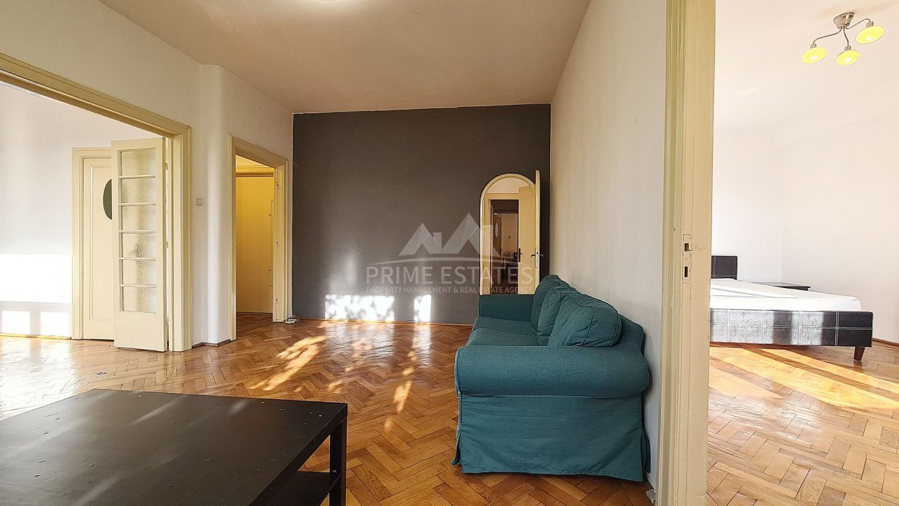 Inchiriere apartament 3 camere Piata Unirii cu  parcare in curtea interioara