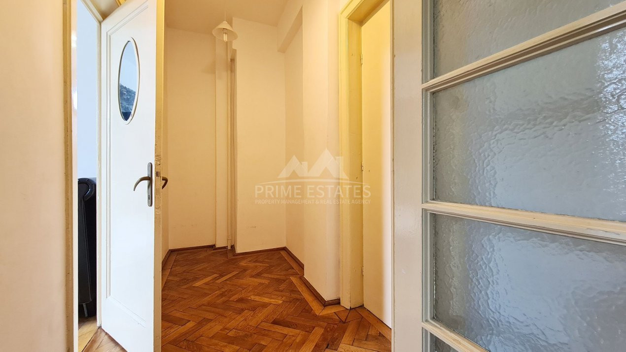 Inchiriere apartament 3 camere Piata Unirii cu  parcare in curtea interioara