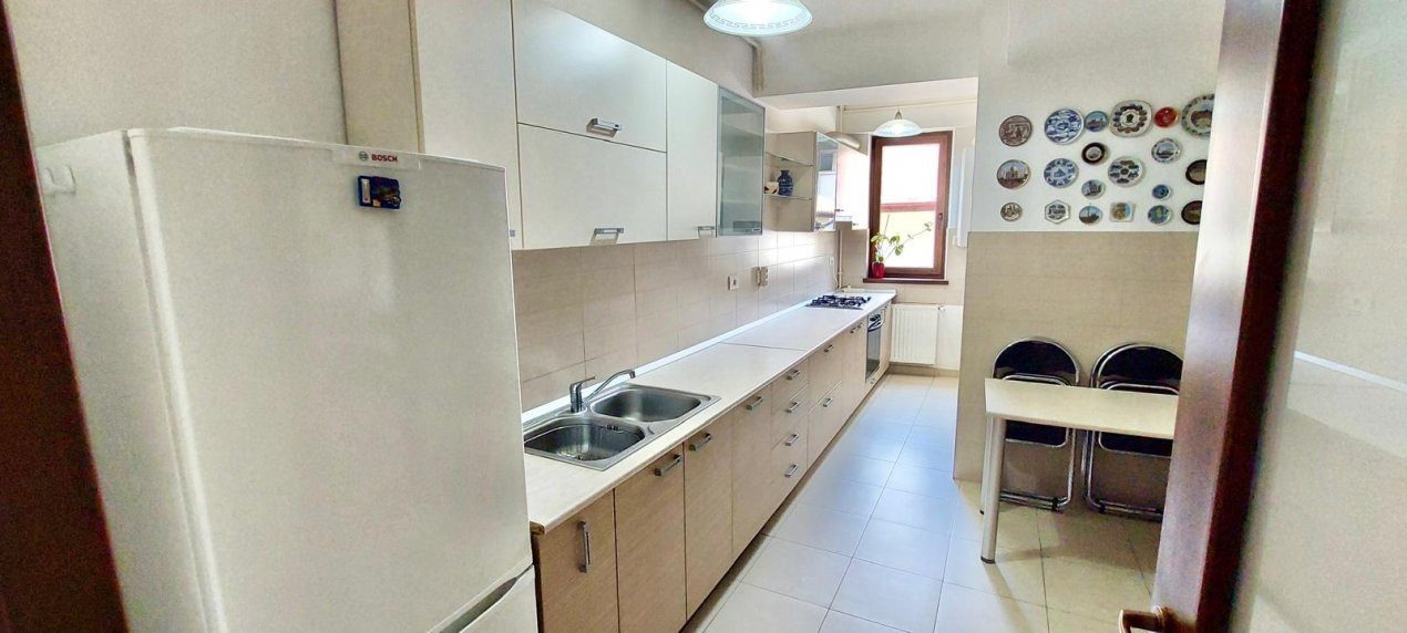 De Vânzare Apartament 121 mp cu 3 Camere în Zona Băneasa