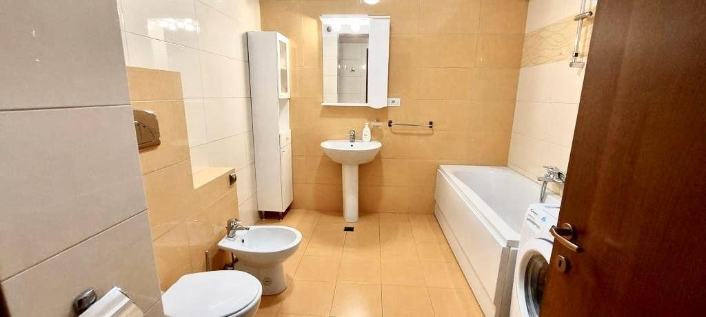 De Vânzare Apartament 121 mp cu 3 Camere în Zona Băneasa