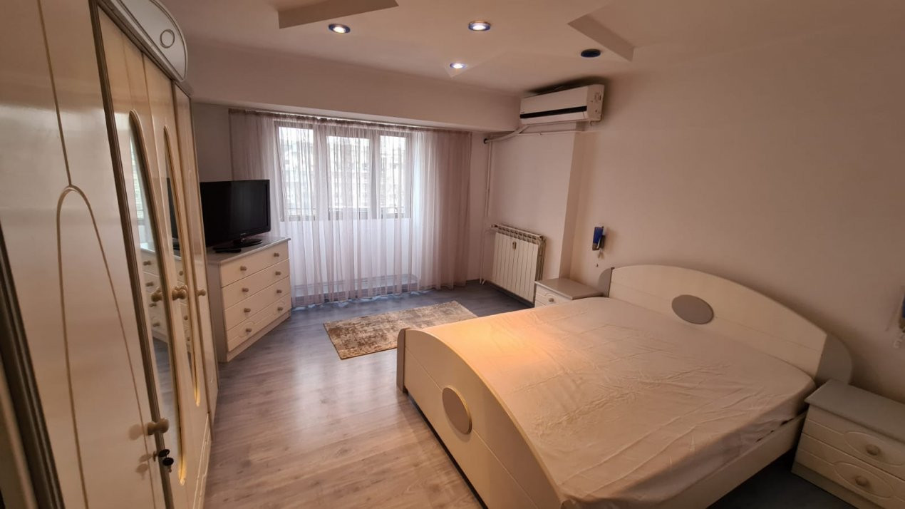 Bulevardul Unirii apartament 3 camere  cu vedere deschisa Casa Poporului