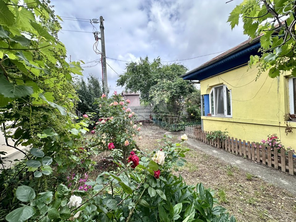 De vanzare Casa 3 camere + Teren in Cornetu
