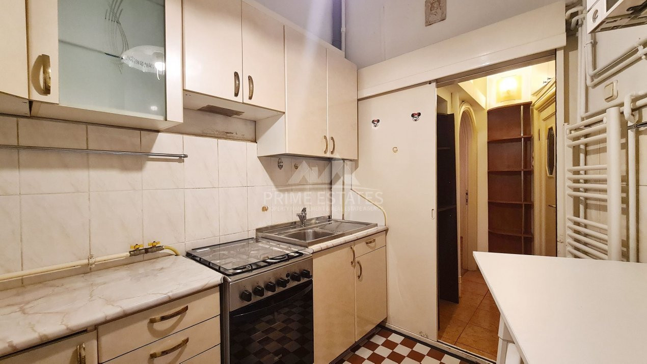 Vanzare 3 camere centru istoric, bloc reabilitat,  zona Unirii - Mantuleasa