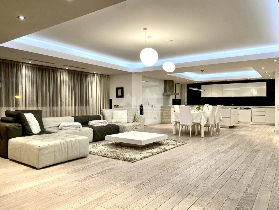 De Vânzare Apartament de lux cu 3 camere in Herăstrău 