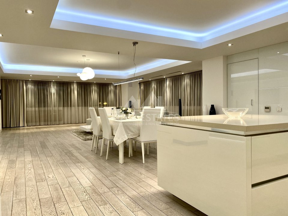 De Vânzare Apartament de lux cu 3 camere in Herăstrău 