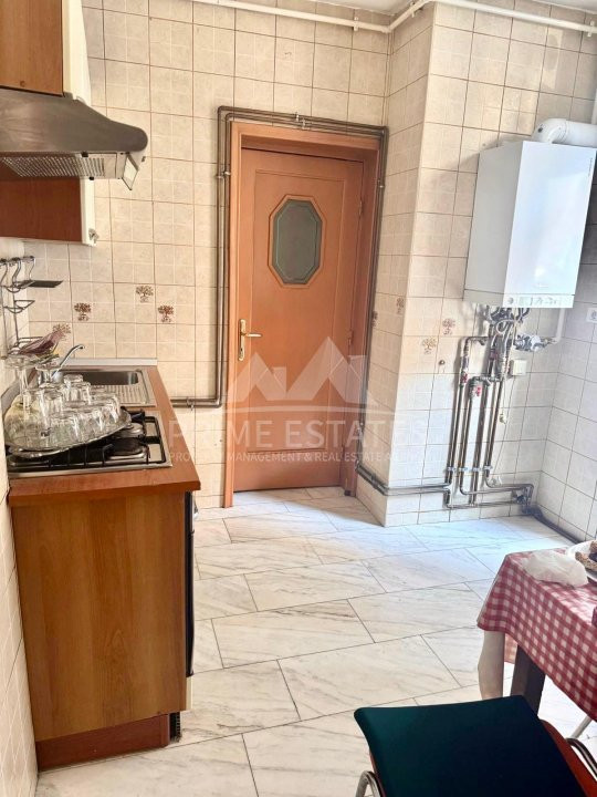 De închiriat apartament cu 3 camere - stradal Bld Carol