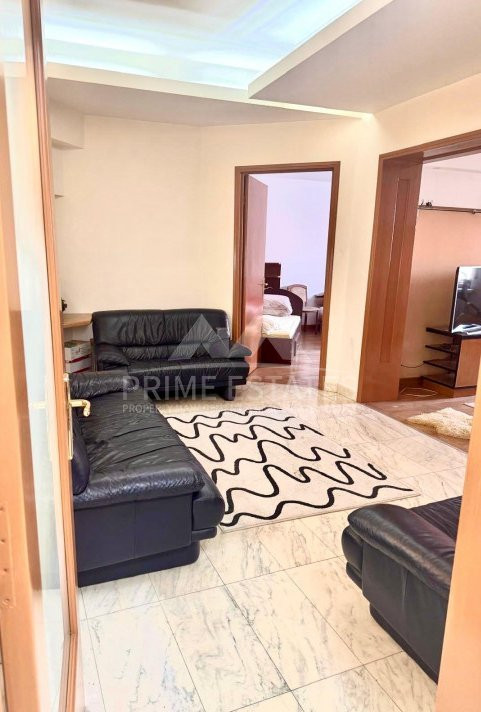 De închiriat apartament cu 3 camere - stradal Bld Carol