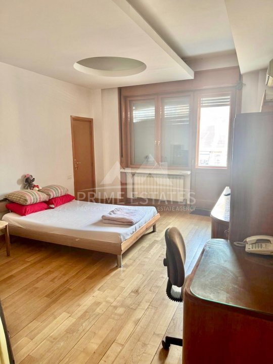 De închiriat apartament cu 4 camere - stradal Bld Carol