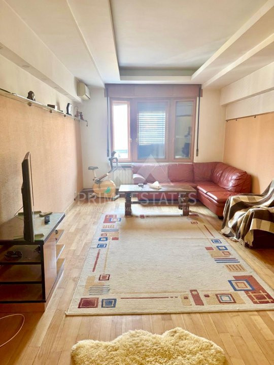 De închiriat apartament cu 4 camere - stradal Bld Carol