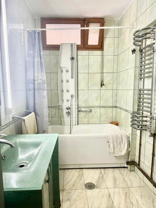 De închiriat apartament cu 4 camere - stradal Bld Carol