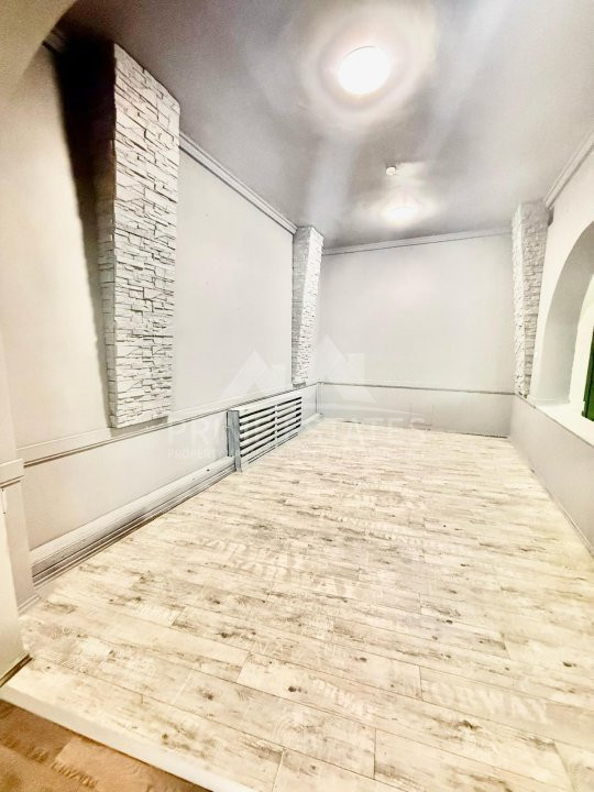 De închiriat spațiu comercial 130 mp-stradal