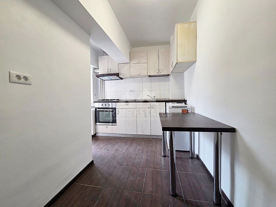 Vanzare apartament 2 camere Unirii Institutul Bancar Roman