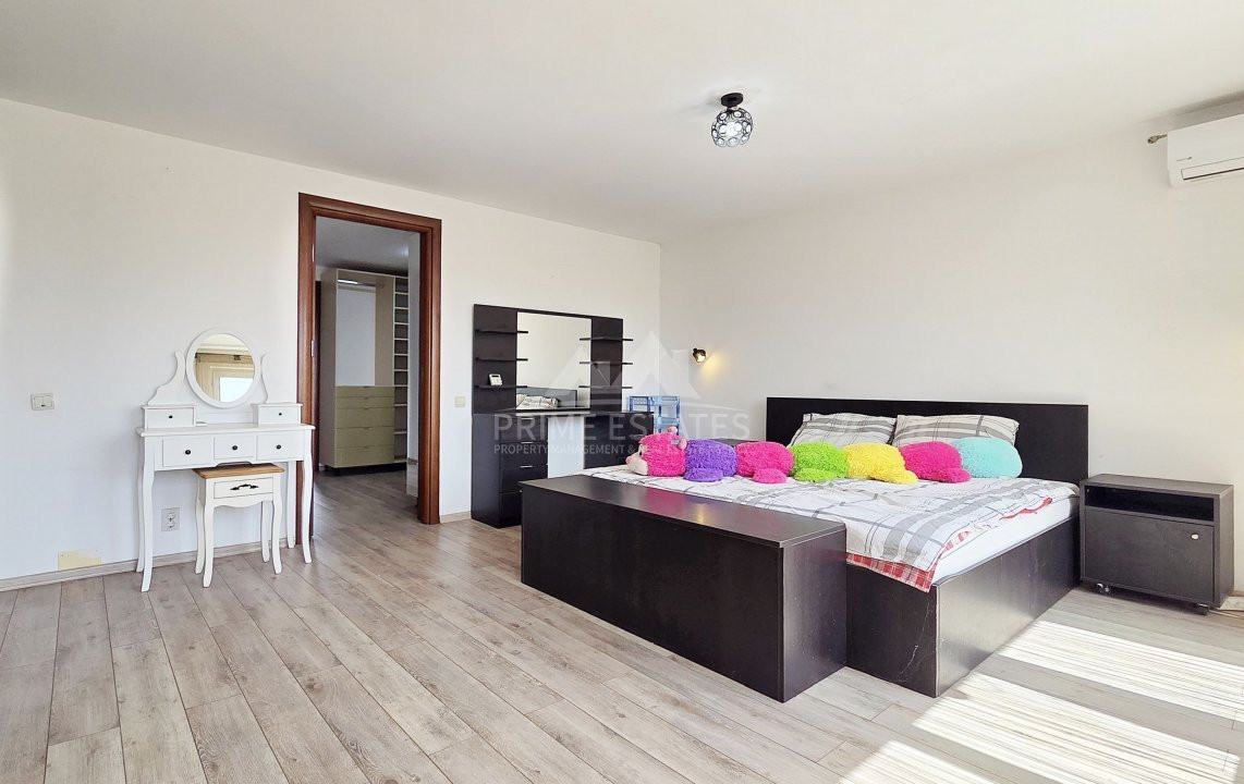 Vanzare vila P+1+Pod mansardat pe malul lacului Mostistea Sinesti