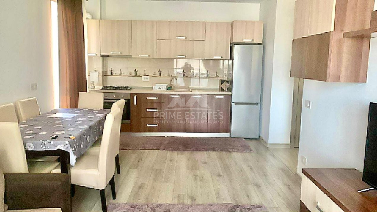 De închiriat Apartament 3 camere-Zona Prima Universității, loc parcare