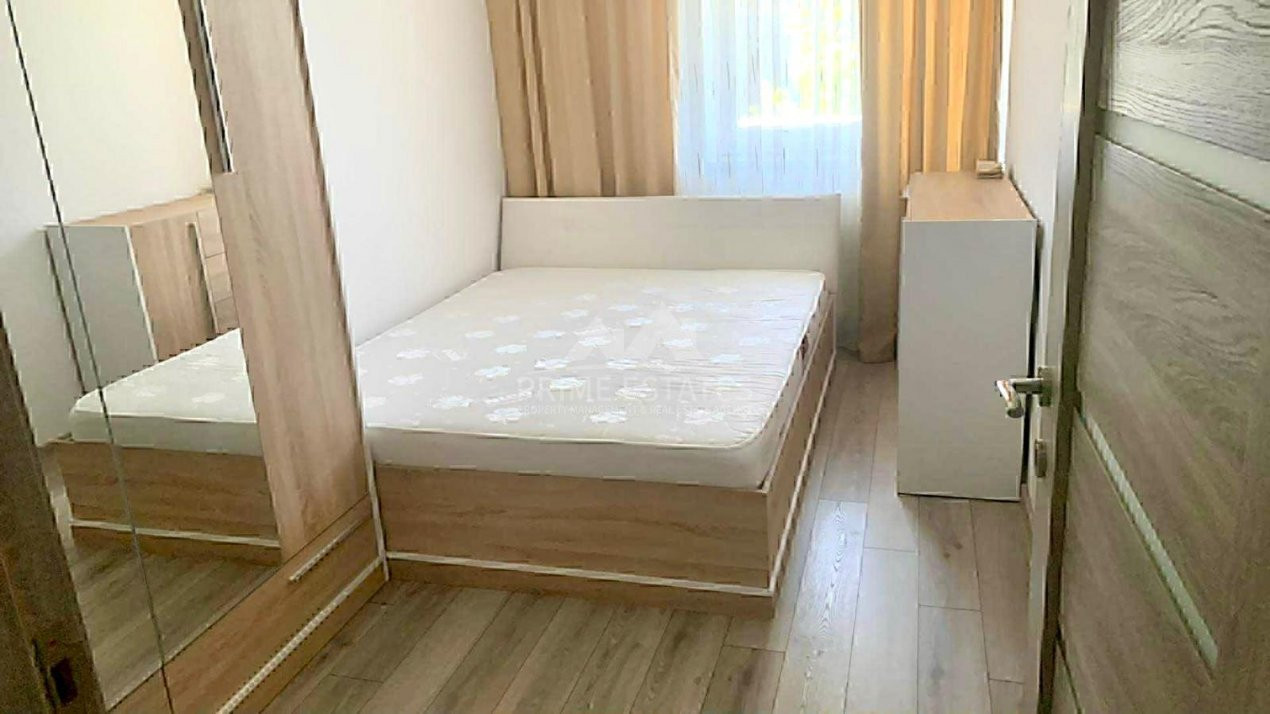 De închiriat Apartament 3 camere-Zona Prima Universității, loc parcare