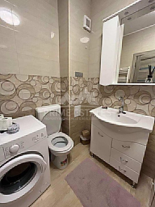 De închiriat Apartament 3 camere-Zona Prima Universității, loc parcare